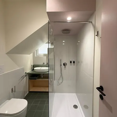Etra House Πανσιόν 3*